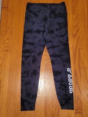 PINK Victoria's Secret Black Yoga Leggings with White Logo